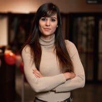Szilvia Pakozdi